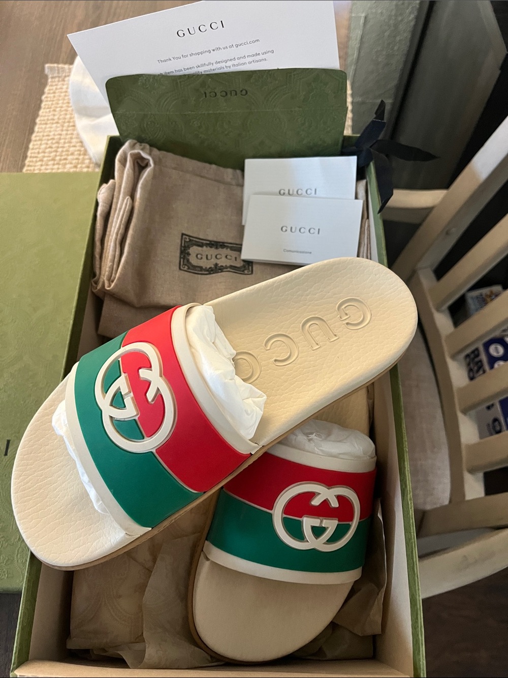 Gucci Women’s Green & Red Interlocking G Slide Sandals - Picture 3 of 4